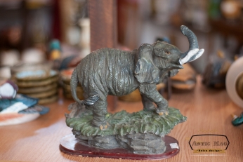 statueta elefant pictat